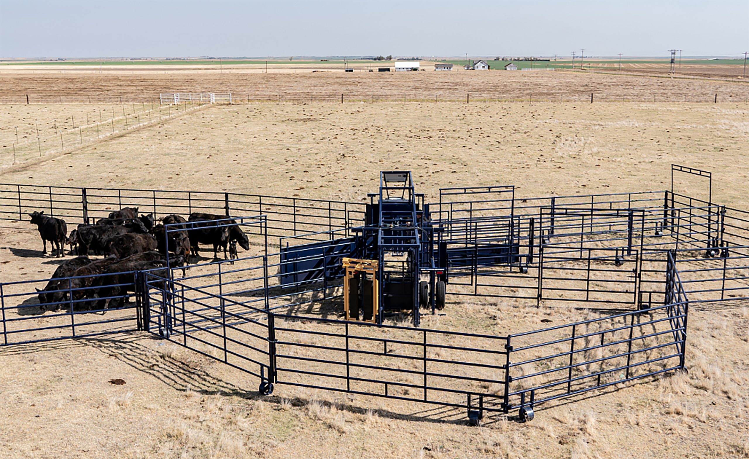 MJE Livestock Equipment Unveils New Sizes of the Conquistador Wheel Corral, Integrates Allflex Ear Tag Reader